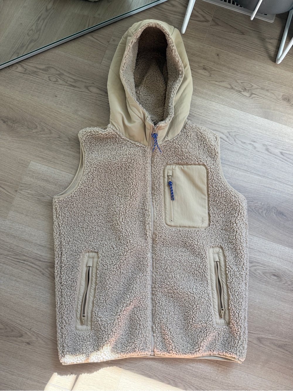 JW Anderson x UniqloSherpa Fleece Hooded Vest in Beige